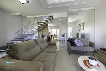 Casa alto padrão 310m² 2 suítes 2 demi-suítes.