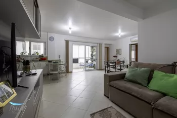 3 dorm. com 3 vagas de garagem pertinho do mar em Ingleses Norte