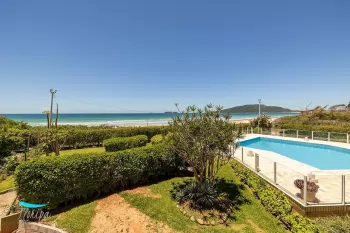 3 dorm. 3 banhos 2 garagens em Edifício frente mar