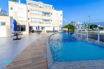 2 dorm. com 1 suíte na quadra do mar - Ingleses Norte